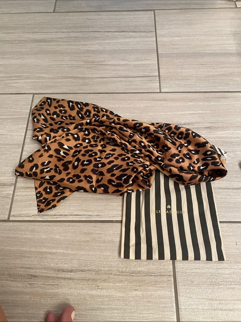 NWT Lele Sadoughi Caramel Leopard square scarf